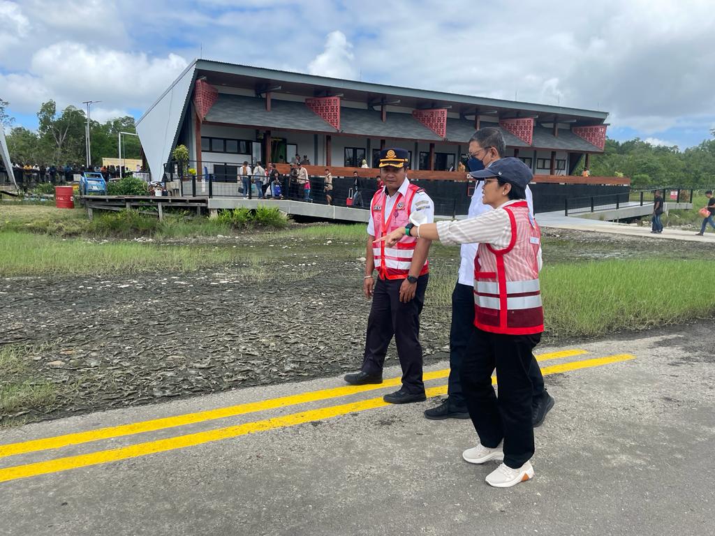 Gambar Artikel Dirjen Hubud Tinjau Operasional Bandara Ewer di Asmat, Papua
